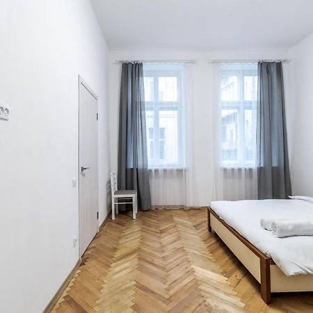 City Shalom Apartment Lviv Extérieur photo