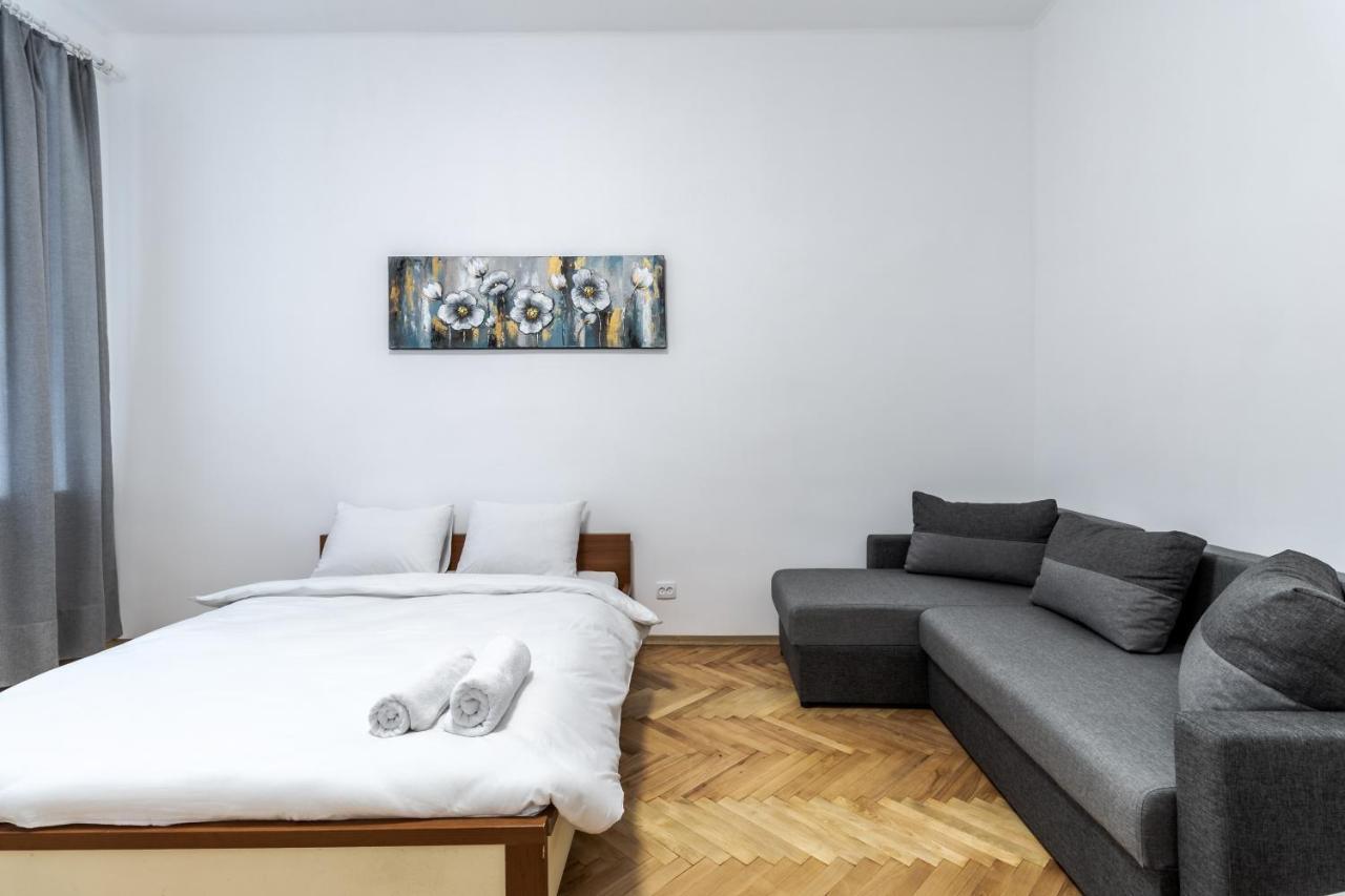 City Shalom Apartment Lviv Extérieur photo