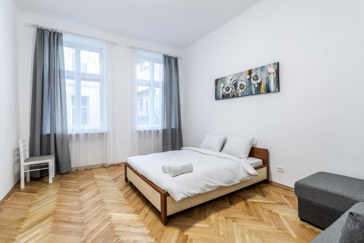 City Shalom Apartment Lviv Extérieur photo