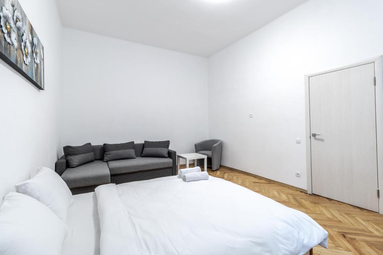 City Shalom Apartment Lviv Extérieur photo